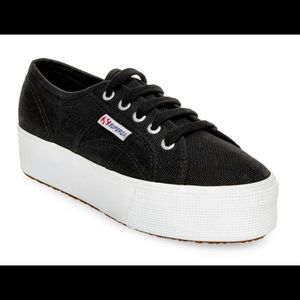 Superga Women’s Black/White Sneaker